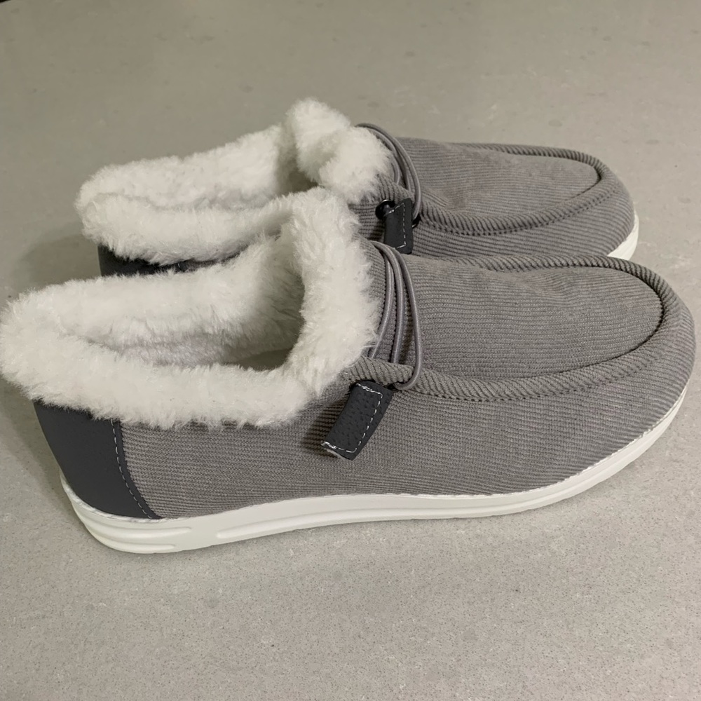 Womens Fuzzy booties